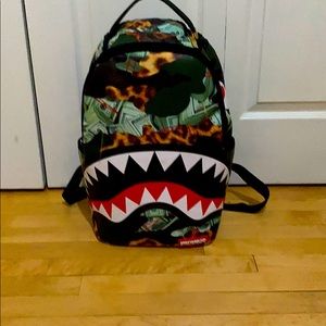 I’m selling a spray ground backpack